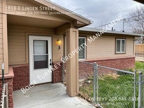 Building Photo - 1818 E Linden St