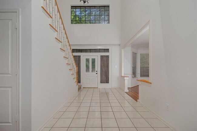 Building Photo - 7 Tender Violet Pl