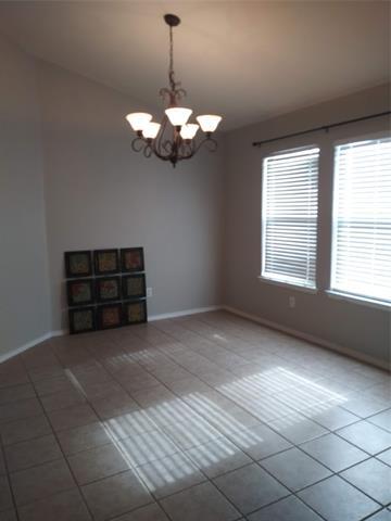 Building Photo - 1404 Millbrook Ln