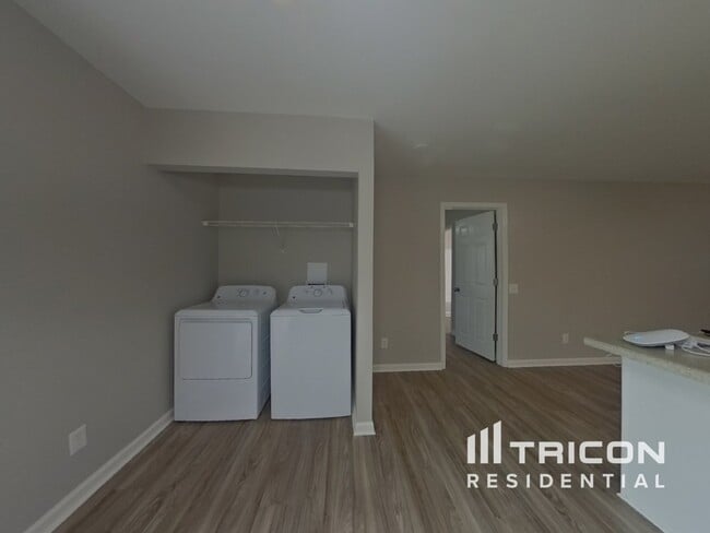 Building Photo - 5411 Peachwood Dr