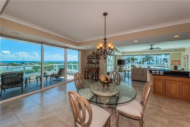 Foto del edificio - 400 Beach Dr NE