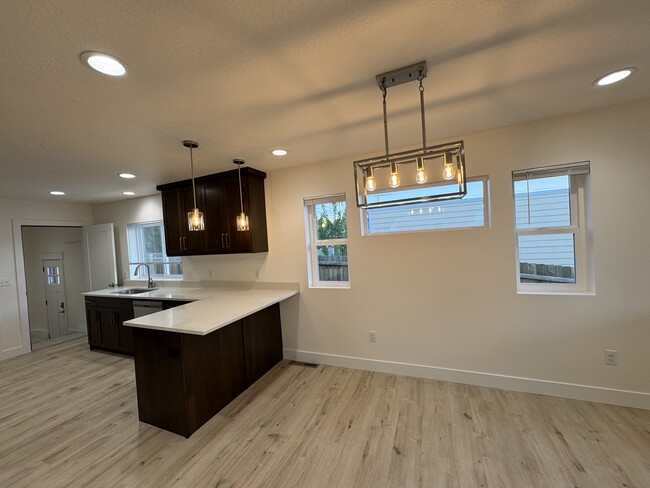 Building Photo - 515 Koneta Ct