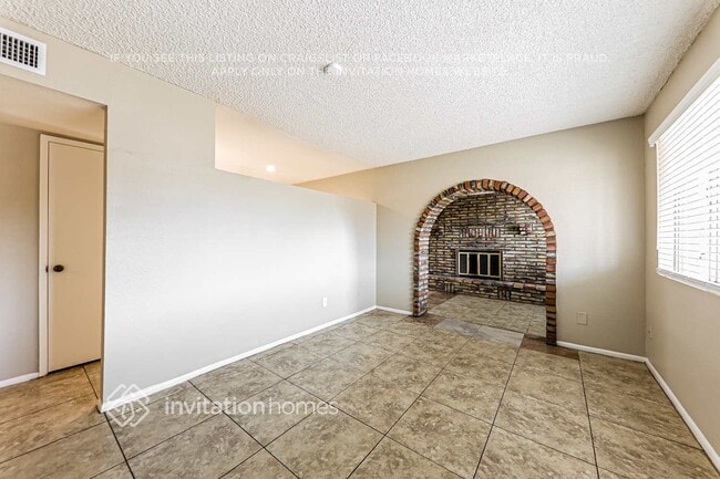 Building Photo - 4424 W Caron St