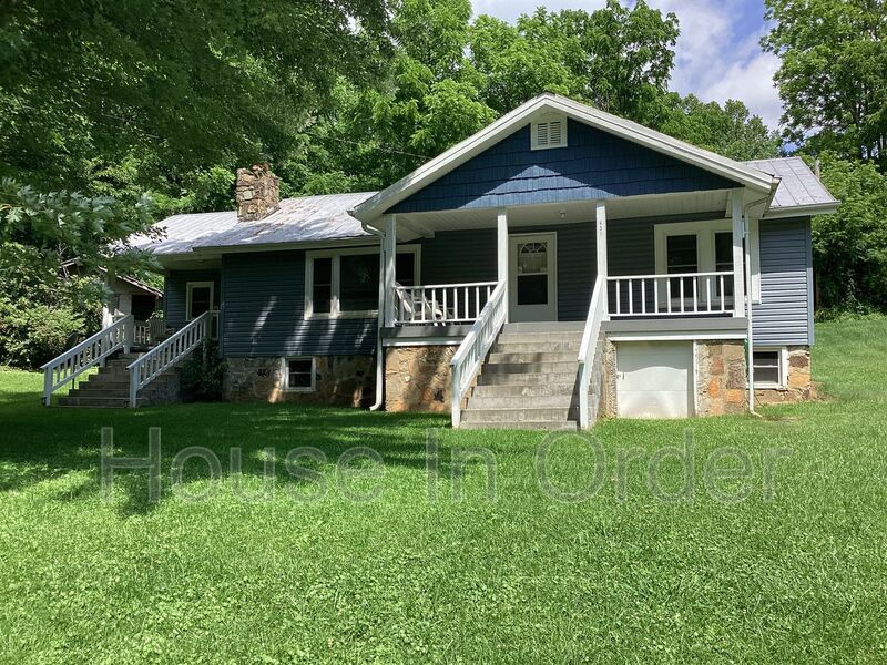 Foto principal - 431 White Oak Rd