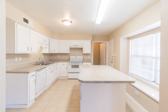 Building Photo - 1313 Finley Dr, Plano, TX 75025