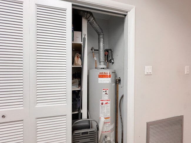 Foto del edificio - 2136 N Clifton Ave