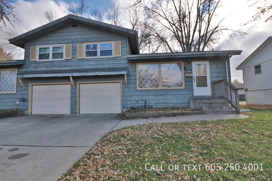 Primary Photo - Complete 2 bedroom Duplex in a Great Location