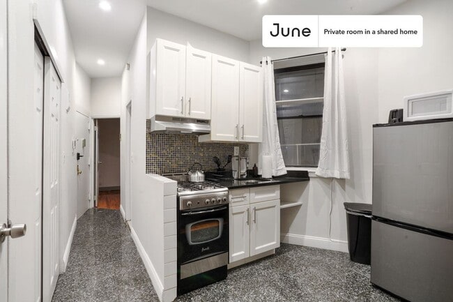 Building Photo - Private bedroom in 2 bed/1 bath Home