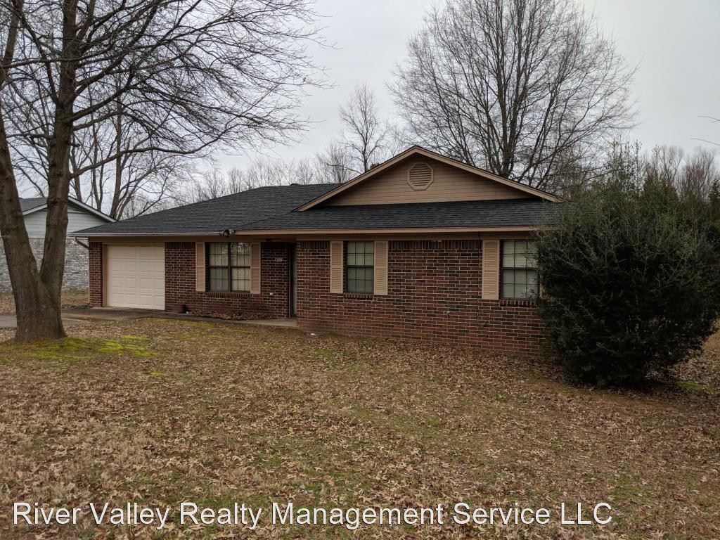 Primary Photo - 3 br, 2 bath House - 911 E Gum Street