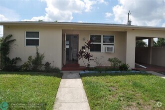 Building Photo - 6532 SW 26th St