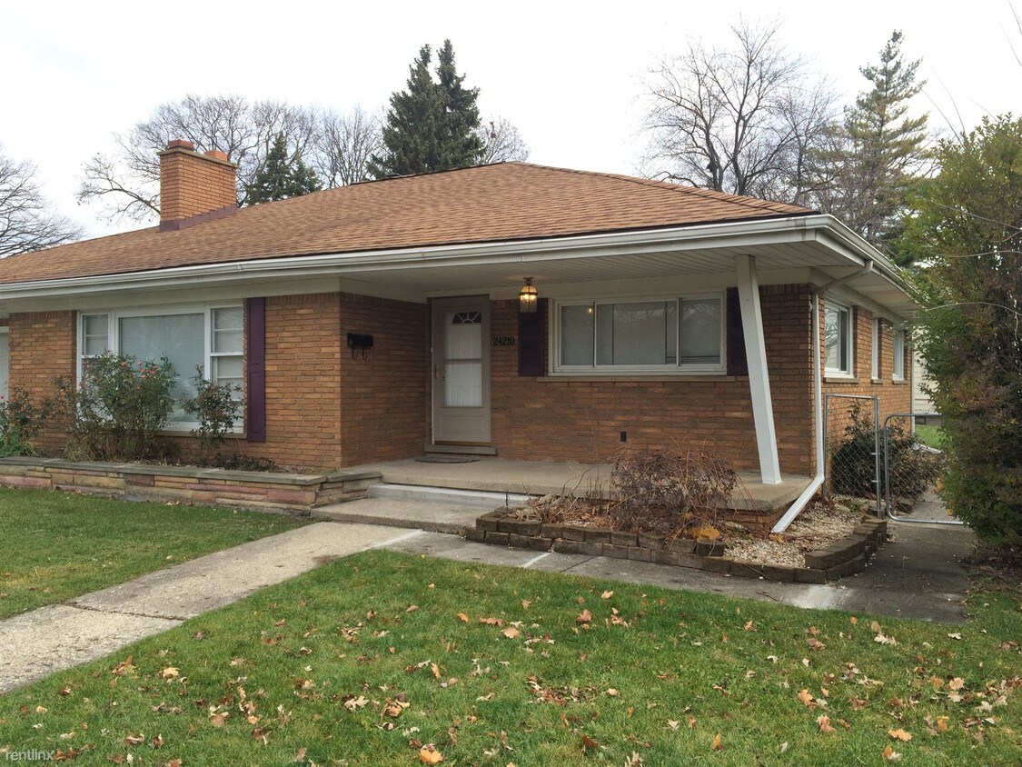 Primary Photo - 24210 Schroeder Ave