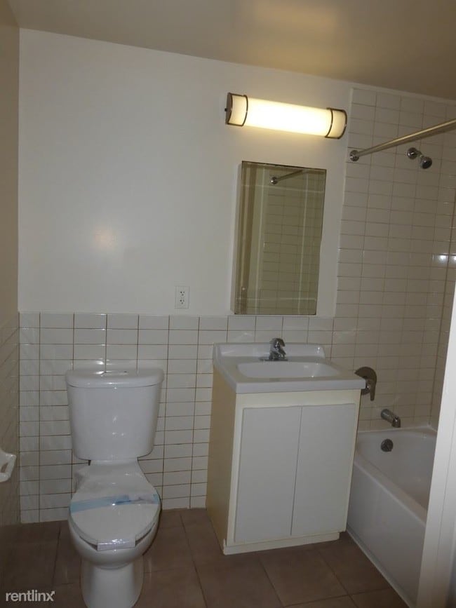 Building Photo - 311 W 141st St