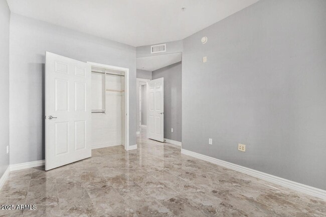 Building Photo - 5450 E Deer Valley Dr