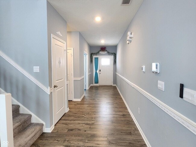 Building Photo - 5817 Flat Hill Dr