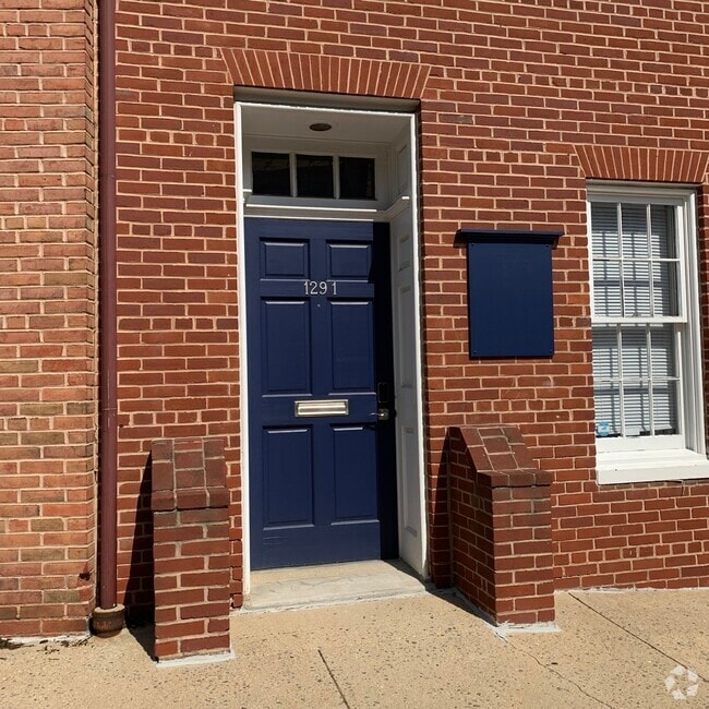 Building Photo - 129 W. Patrick St, # 11