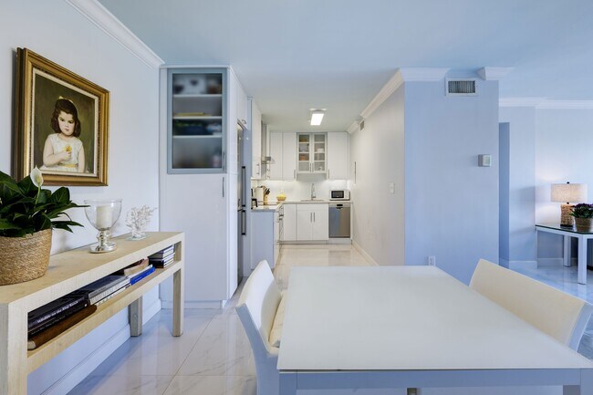 Foto del edificio - 170 N Ocean Blvd