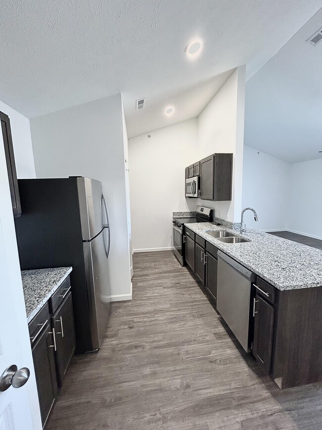 Building Photo - Sagamore Winds Apartments