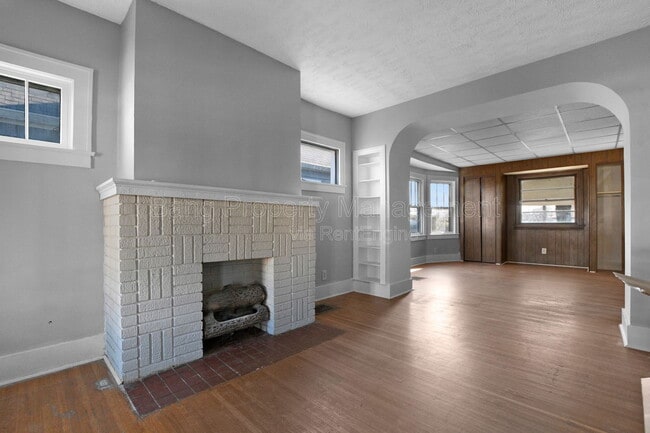 Building Photo - 1824 Burwell Ave
