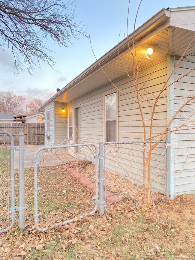 Photo - Beautiful 3 bed South Omaha/Hanscom Park Home with Attaced 1 car garage!