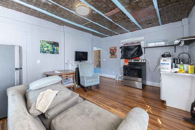 Building Photo - 2 Appian Way