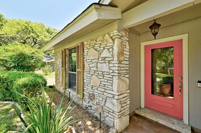 Foto del edificio - 9403 Longvale Dr