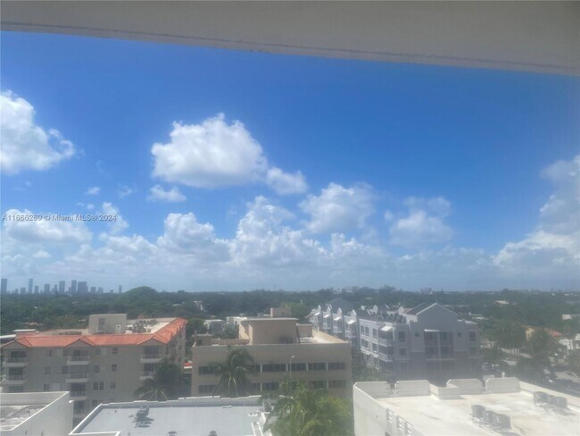Foto del edificio - 2625 Collins Ave