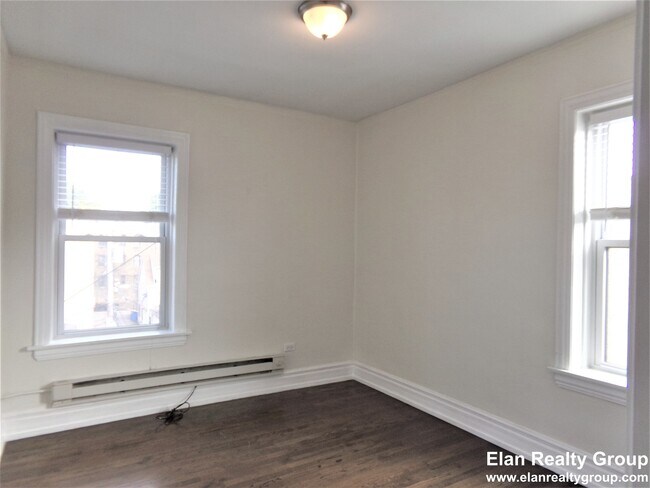 Foto del edificio - 3819 N Greenview Ave