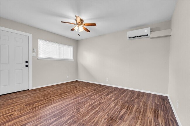 Photo - 4706 Yellowstone Blvd Apartment