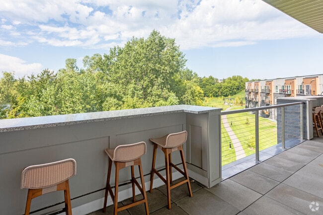 Building Photo - Lakeside Flats