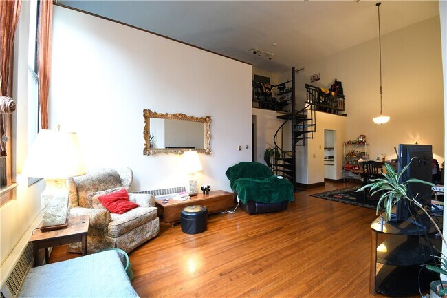 Foto del edificio - 94 Averill Ave