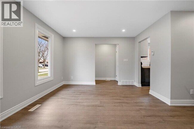 Photo du bâtiment - 8059 Aintree Dr