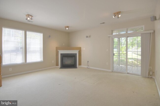 Building Photo - 13991 Sawteeth Way