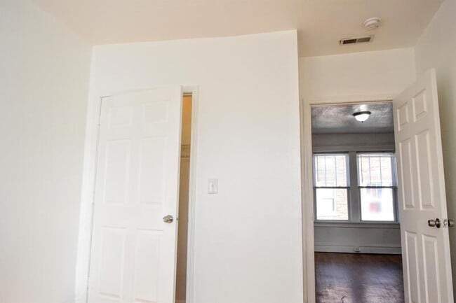 Building Photo - 5012 Virginia Ave