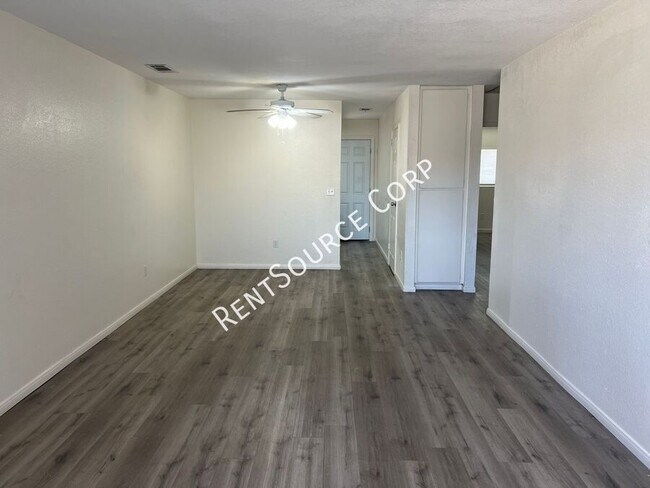 Foto del edificio - 1131 Barstow Rd