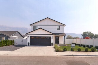 Building Photo - 1469 Curtis Dr