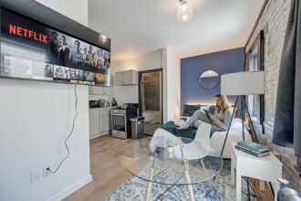 Building Photo - 1925 N Prospect Ave