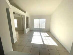 Building Photo - 1061 SW Coleman Ave
