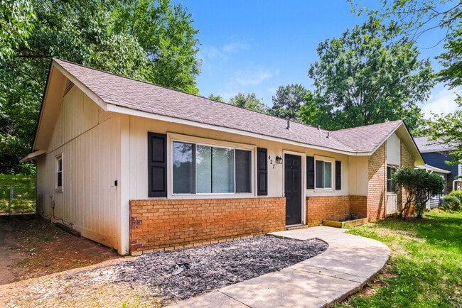 Building Photo - 427 Huntsmoor Dr