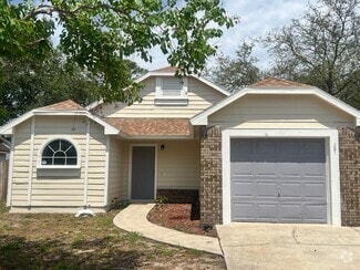 Building Photo - 160 Edgewater Cir