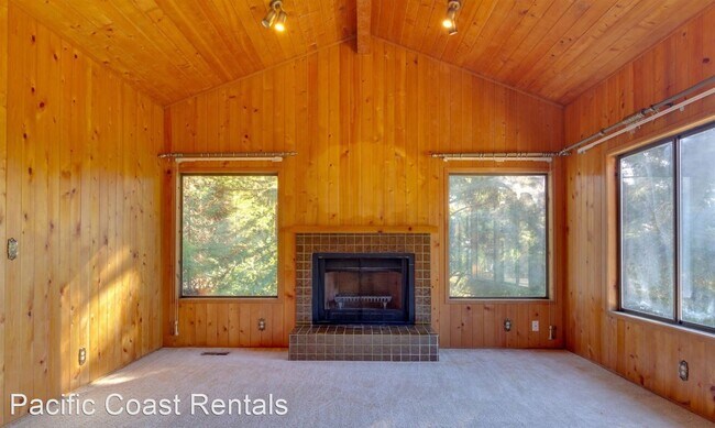 Building Photo - 3 br, 2.5 bath House - 741 Park Ave