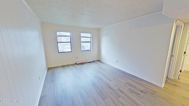 Building Photo - 216 Zack Cir