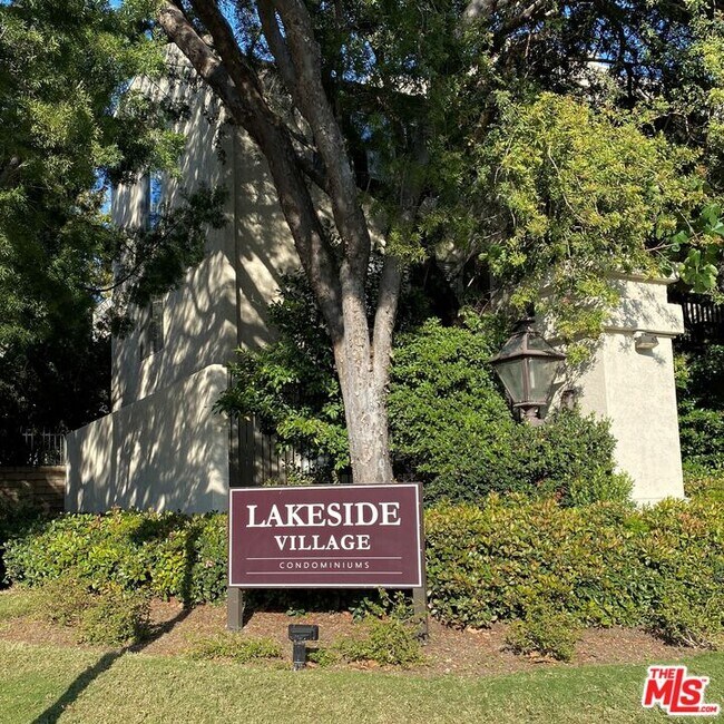 Foto del edificio - 12105 Summertime Ln