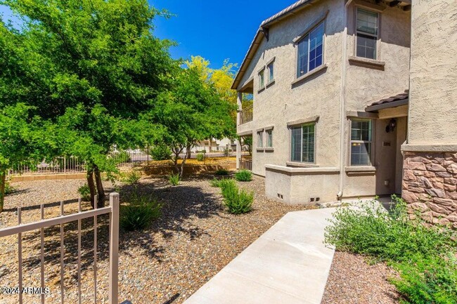 Foto del edificio - 2134 W Tallgrass Trail