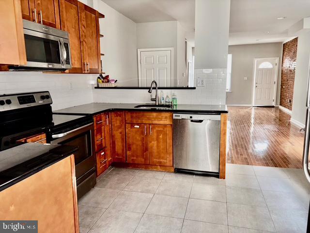 Foto principal - 5118 Delancey St
