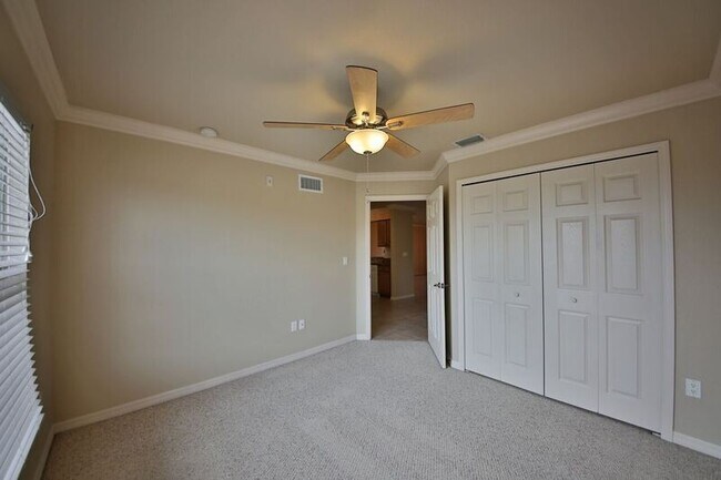Foto del edificio - Santa Barbara Villas - Move in Special