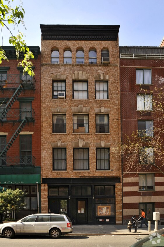 Building Photo - 83 Warren St