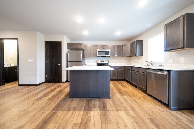 Building Photo - 645 4th Cir Dr SW