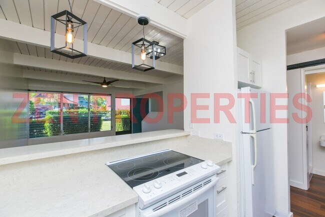 Foto del edificio - 1379 Hunakai St