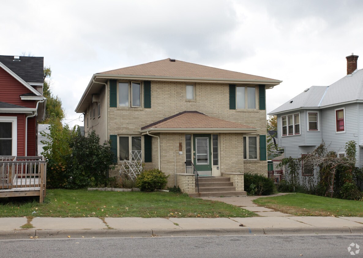 Building Photo - 3619 Fremont Ave N