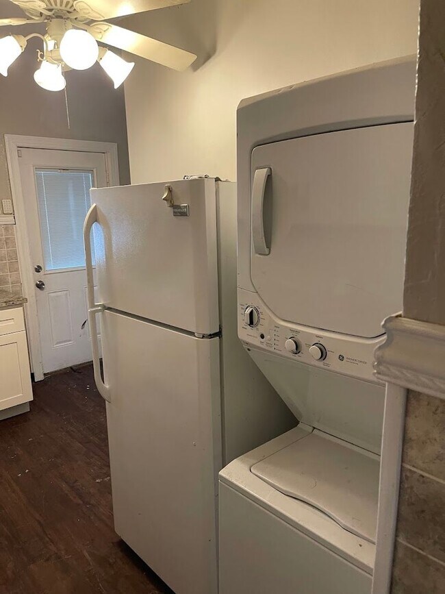 Foto del edificio - Cozy 1 Bedroom / 2 Bathroom Home in Braddock